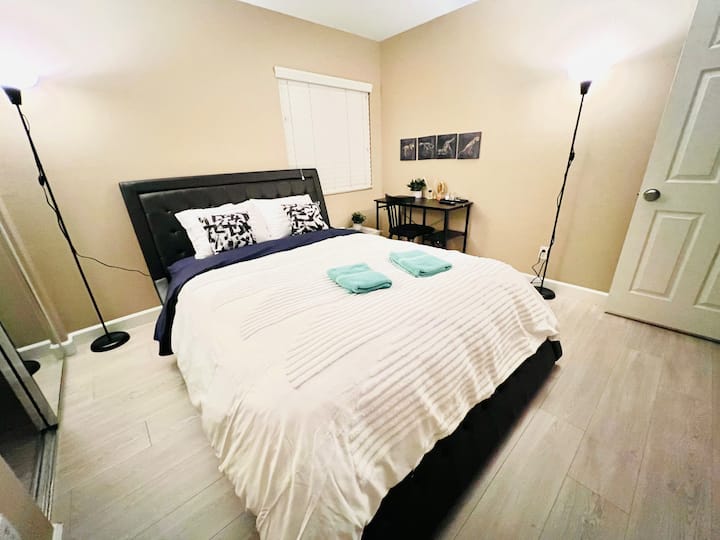 B13-6/near Chaffey College/private Tv/free Parking - Fontana, CA