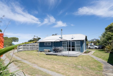 Kota Cottage - Serene Waterfront Location