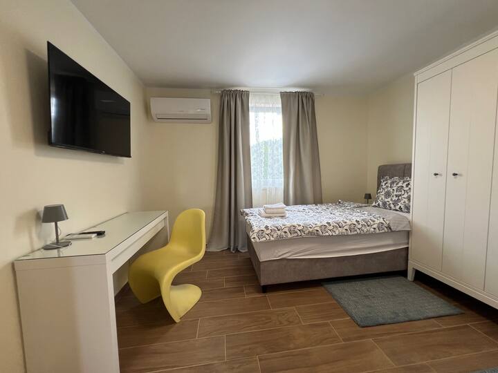 Schlafzimmer 2