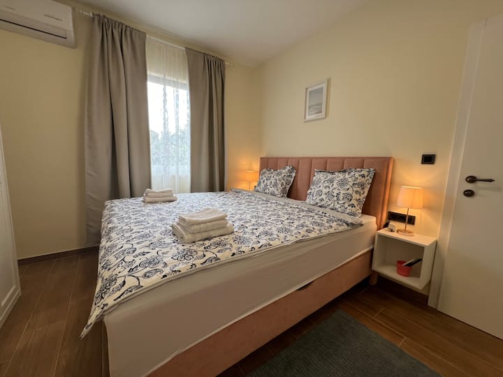 Schlafzimmer 1