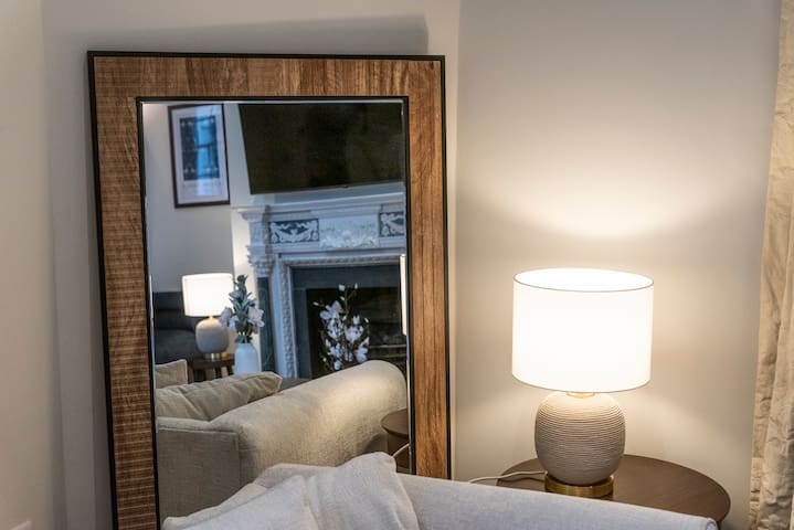 Luxury Home in Central Chelsea with Roof Terrace gallery image 5