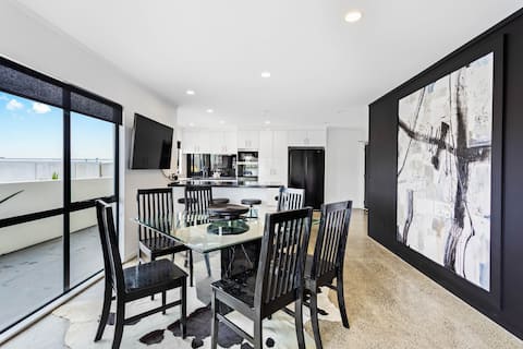 3BR 2BA | Carpark | Luxury Space |Aircon in Living