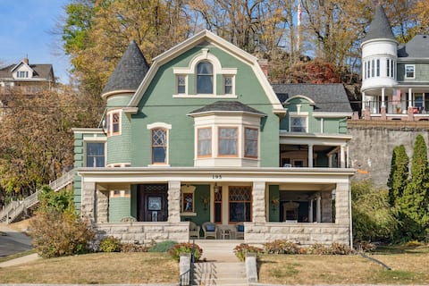 Stone Cliff Manor-5 king en suites- 7bedrm 5.5 ba