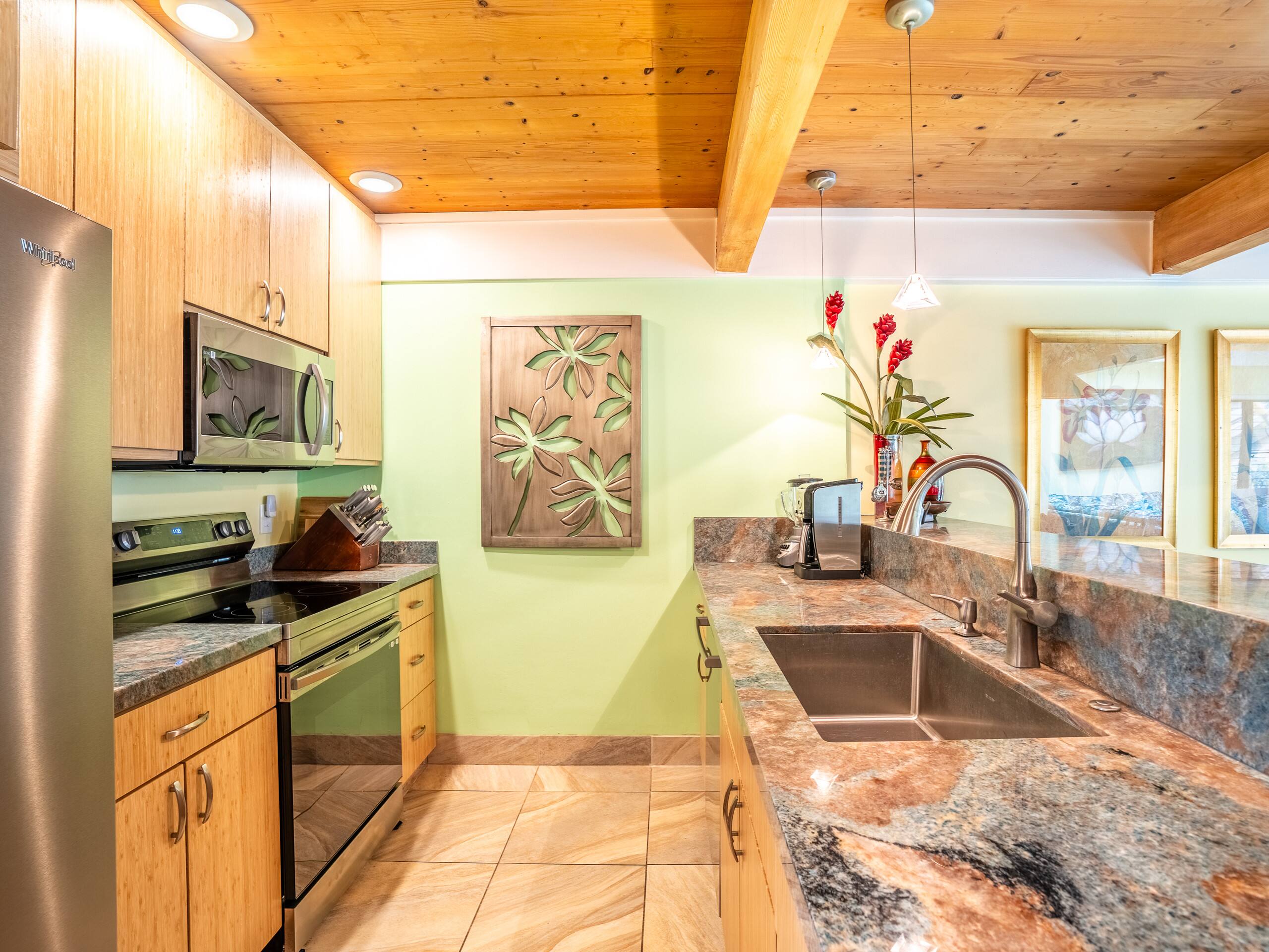 Condo in Lahaina · ★4.8 · 3 bedrooms · 5 beds · 2 private baths - Image 7
