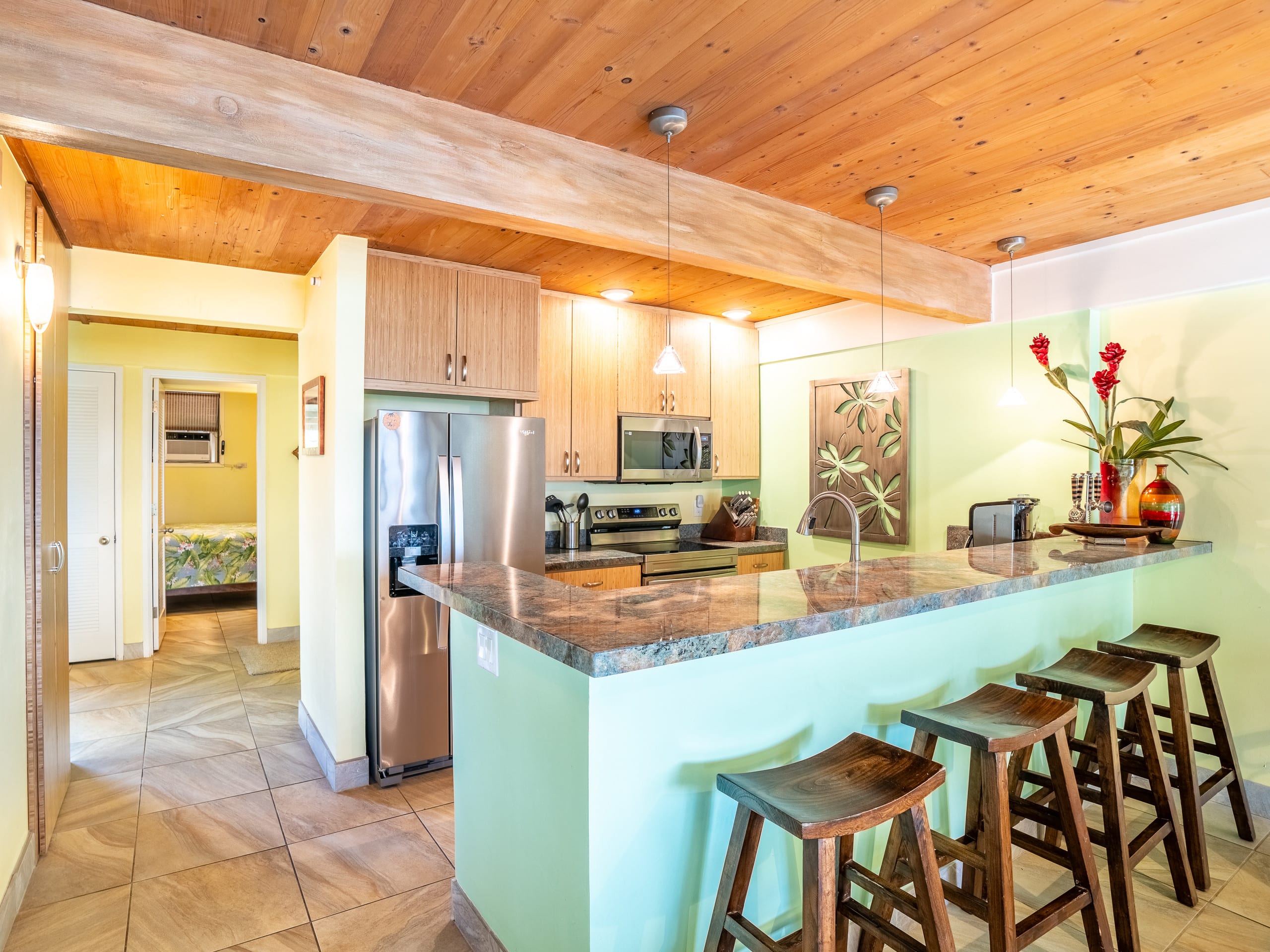 Condo in Lahaina · ★4.8 · 3 bedrooms · 5 beds · 2 private baths - Image 6