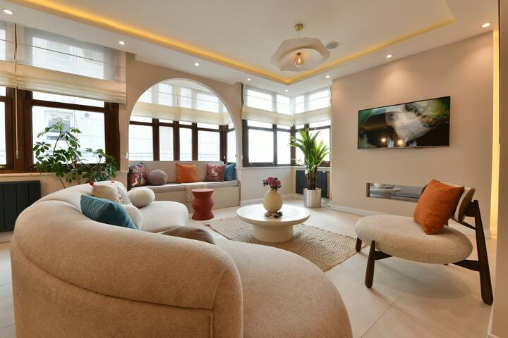 Chic &Modern 2BR .AC.@Taksim sq gallery image 2