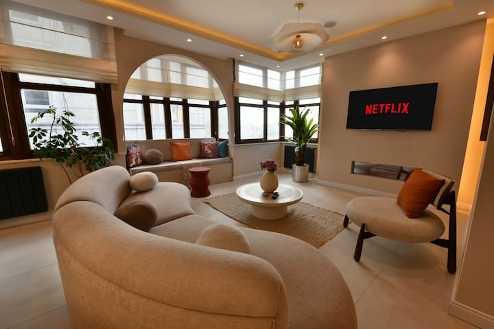 Chic &Modern 2BR .AC.@Taksim sq