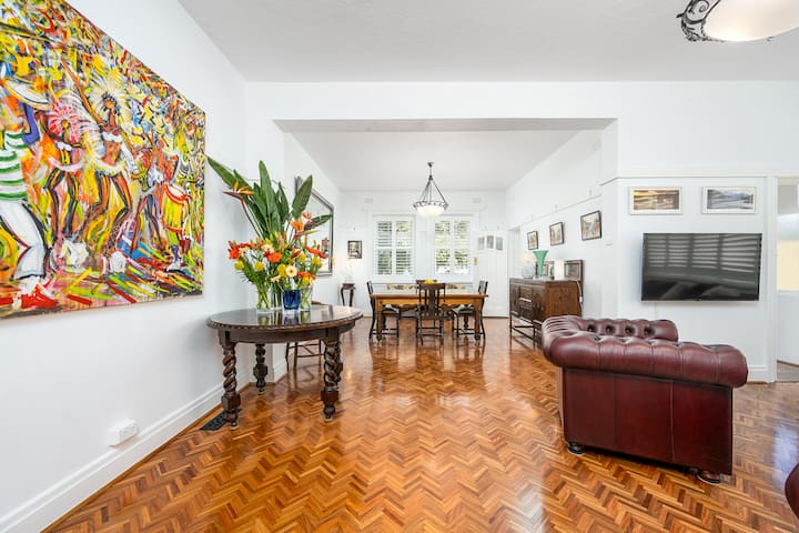 Beach Front Art Deco Apt The Astor & Carpark - St Kilda