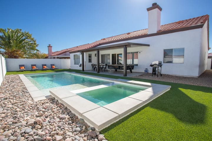 North Vegas Oasis 5BR, Games, BBQ, Heated Pool/Spa