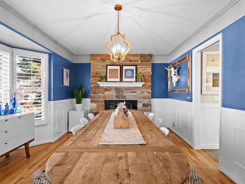 Spacious Ski Home: Hot Tub & Mountain Views