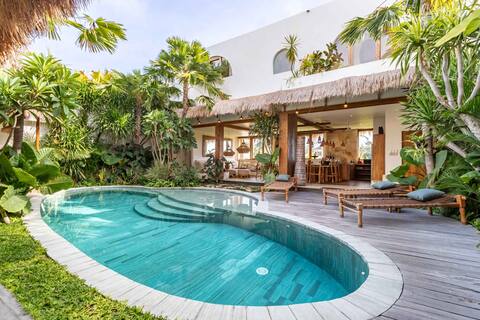 Trendy Combo Boho Villas 8BR 20px Kerobokan Canggu