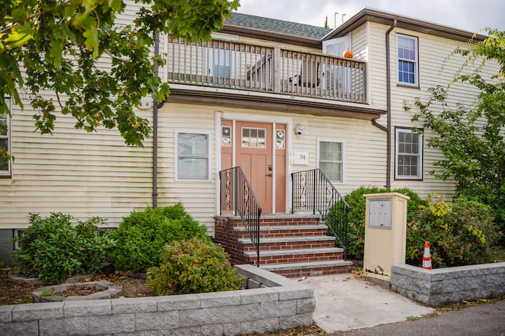 Free Parking + W/d, Cozy 2br Quincy Near T & Beach - 퀸시