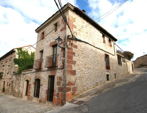 Stone House w/patio by the Castle