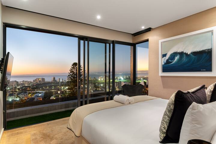 Luxe Retreat | Ocean View Villa, Hot Tub & Pools gallery image 2