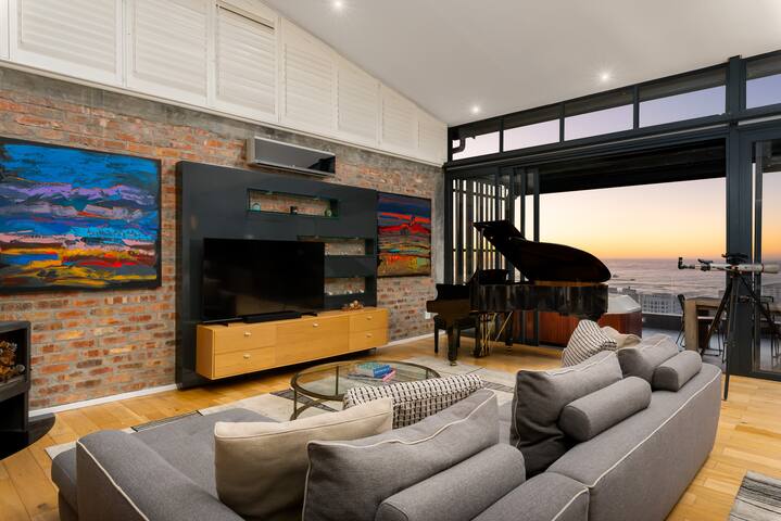 Luxe Retreat | Ocean View Villa, Hot Tub & Pools gallery image 3