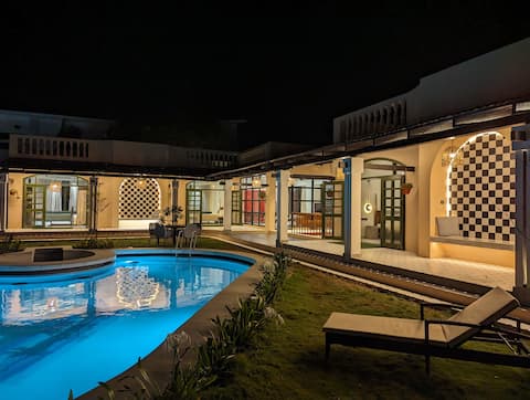 Luxury 4-room pool and beach villa on ECR