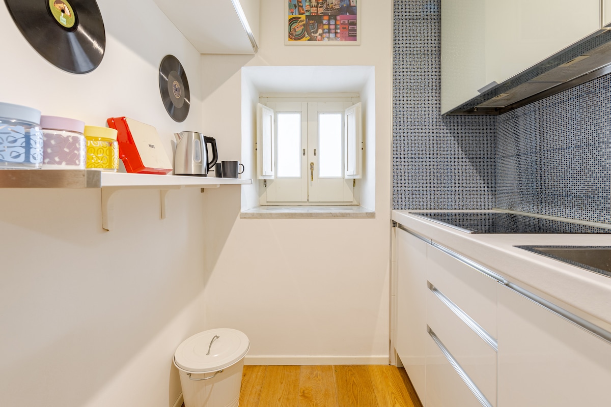 Popular Airbnb listing: [salernostays] Central apt by duomo | Retro Vibes in Salerno