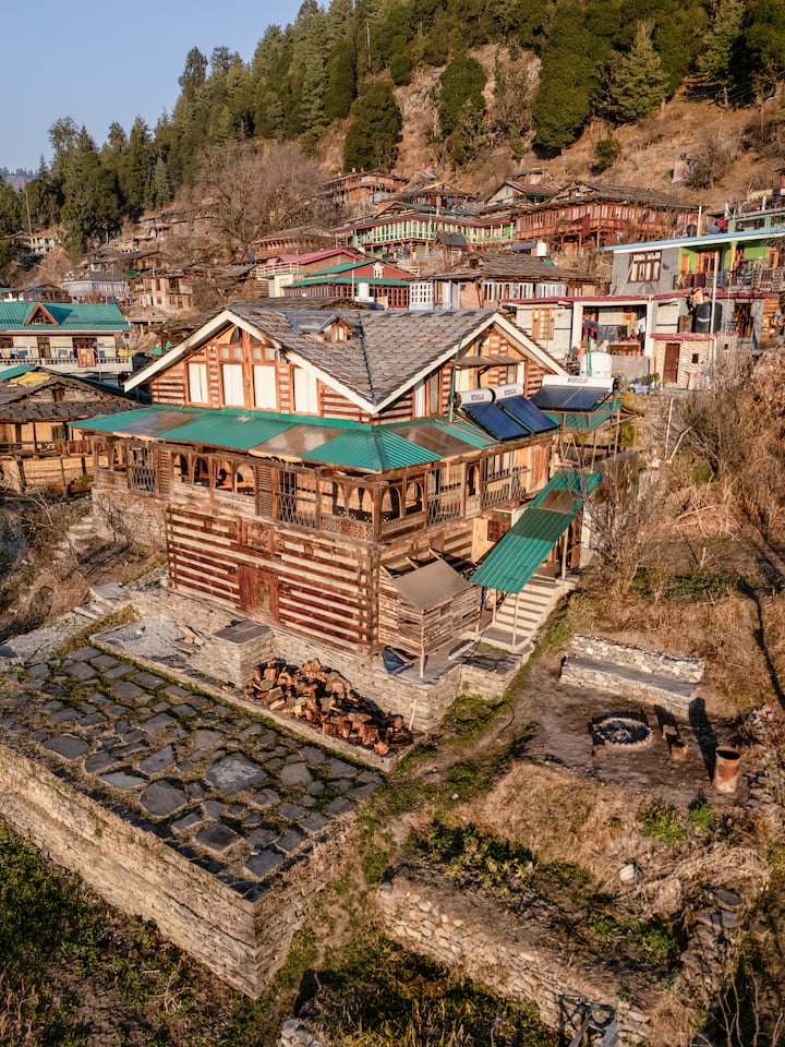 ART Village Naggar - Entire Kathkuni Villa