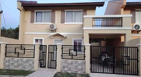 NEW 3BR Camella, 4 ACs, Fiber, WiFi, Hot Water