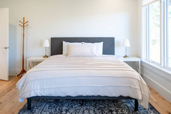 Dormitorio tamaño king en el segundo piso