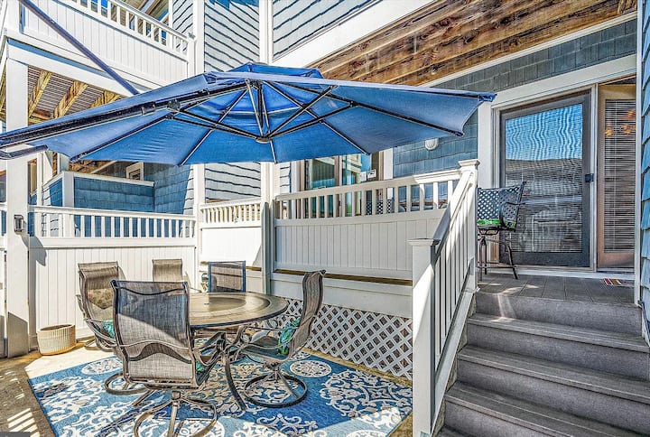 Welcome to Splash Pad-pools, beach + private patio - Condominiums for ...