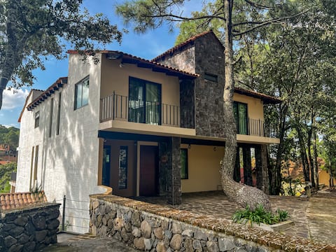 “Luxurious Cabin” in Mazamitla by Magnolia Homes Mx