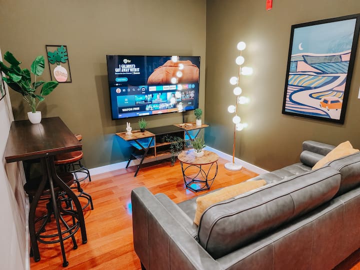 Delux | 2 King Beds | 65" Tv | Jefferson Hospital - Philadelphia