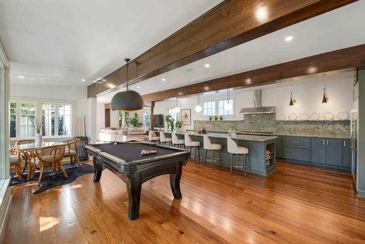 Oasis steps from Magazine Street gallery image 4