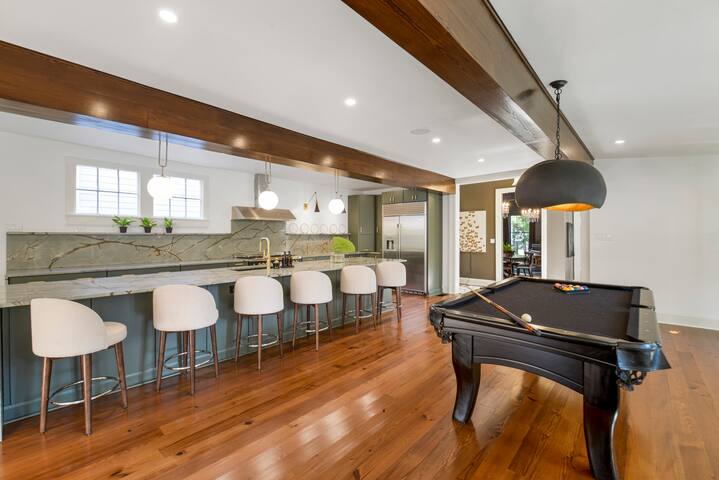 Oasis steps from Magazine Street gallery image 5