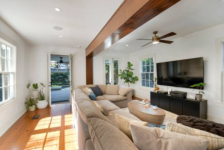 Oasis steps from Magazine Street gallery image 3