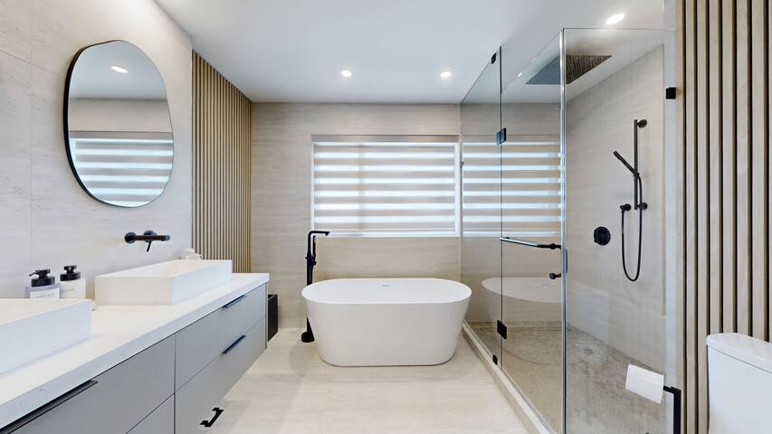 Casa Meya – Toronto Poolhouse Villa gallery image 3