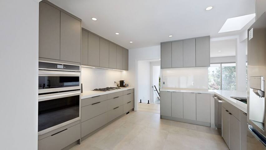 Casa Meya – Toronto Poolhouse Villa gallery image 2