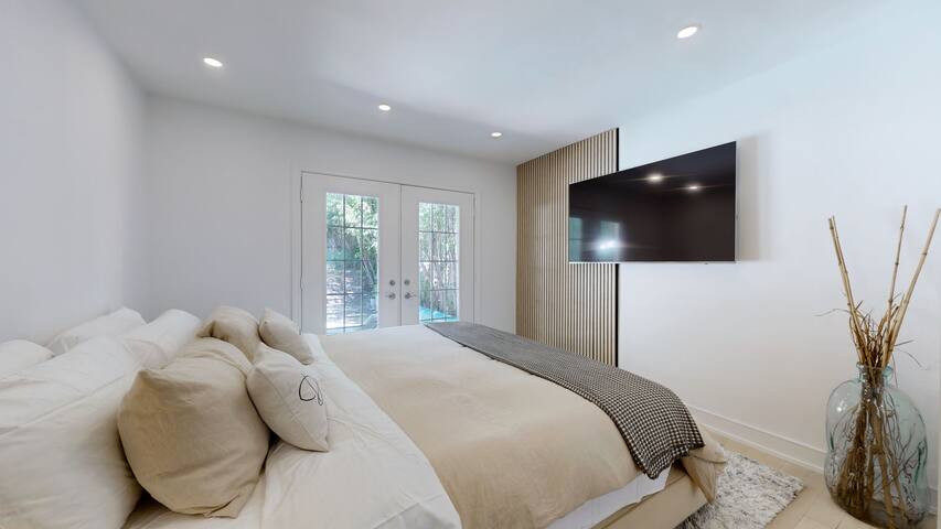 Casa Meya – Toronto Poolhouse Villa gallery image 4