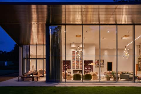 Luxury Boltholes | The Waterside Retreat
