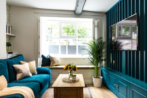 Top performing Airbnb: A 3-Bed Historic Georgian Gem in the City Centre! in Central