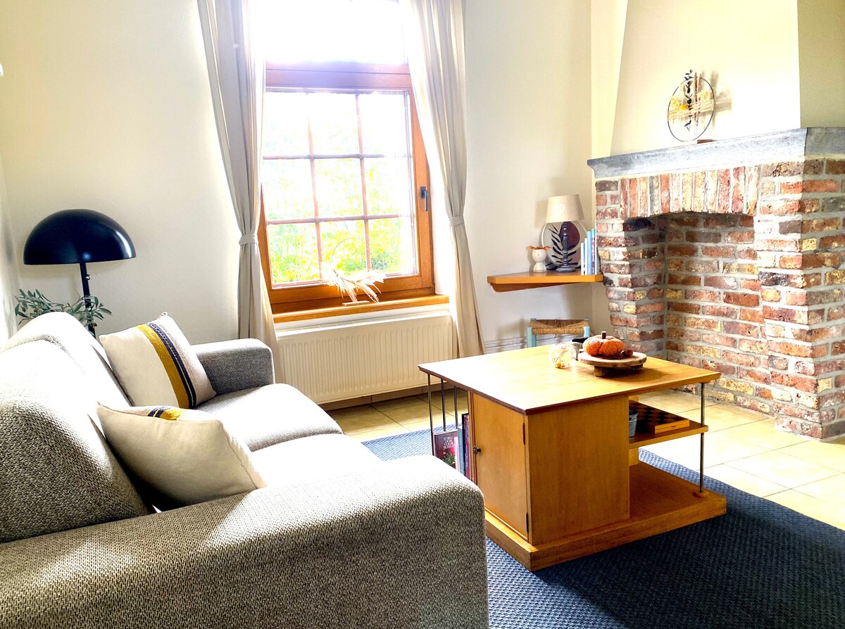 Top performing Airbnb: Heritage Domain in Somme Leuze