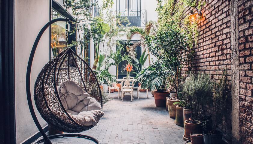 Live in an Art Gallery | Curated Luxury Home gallery image 5