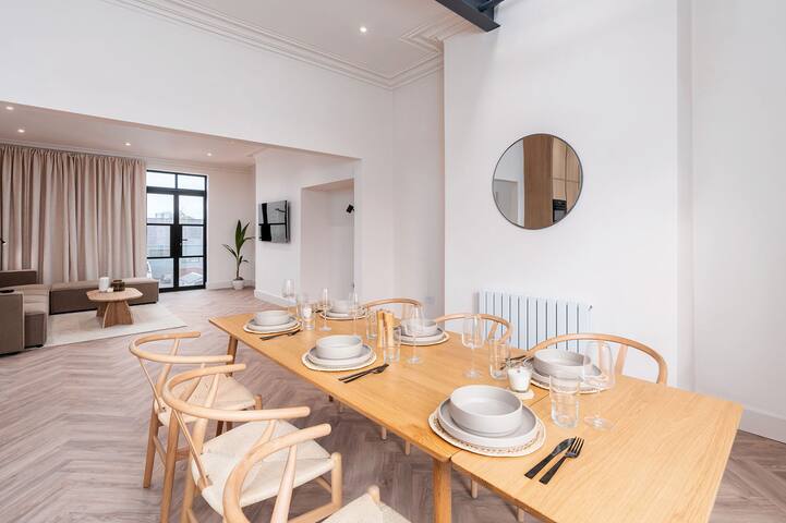 6 Bed, 6 Bath Home | 10 mins to MCR City Centre gallery image 4