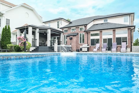 Main Unit Luxury Oasis • Heated Pool OPEN Sept