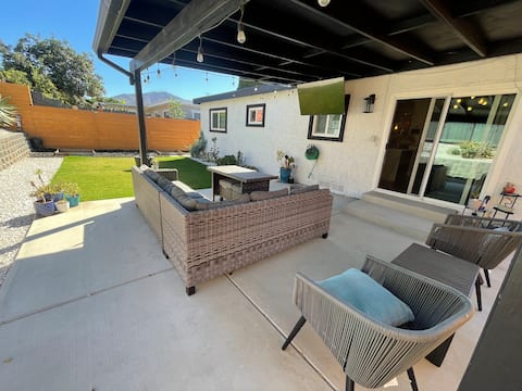 Super cozy & charming home 15 mins from downtown.