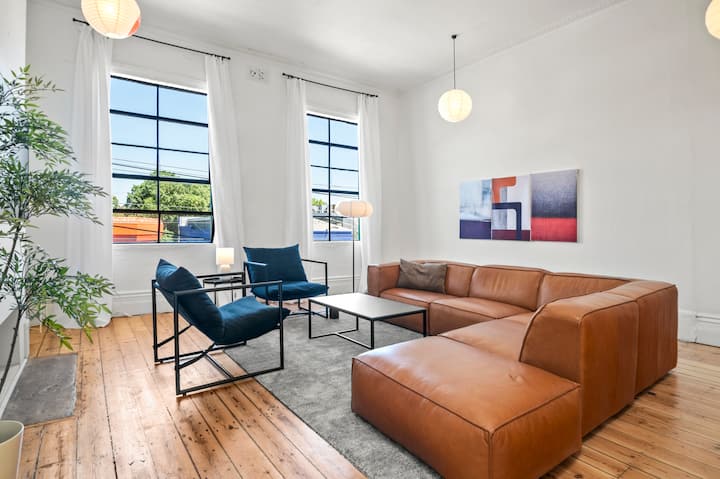 Warehouse Conversion Loft | Near Smith St & Cbd - Melbourne