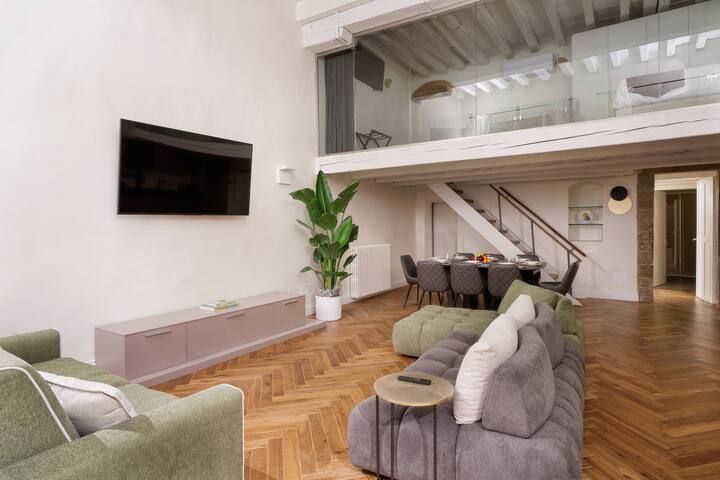 Loft moderno vista centro città J House gallery image 3