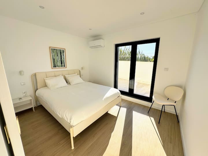 דירה D - חדר שינה 2 עם מיטה בגודל 160 ס"מ