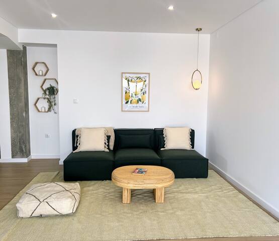 Villa Sol Nascente: 4-Apt Coastal Escape (16 ppl) gallery image 4