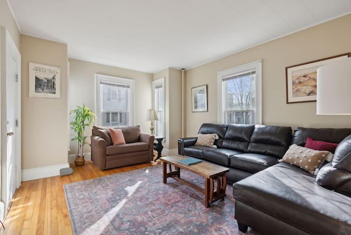 4 Bed, 2 Bath, Close To Downtown - Portland