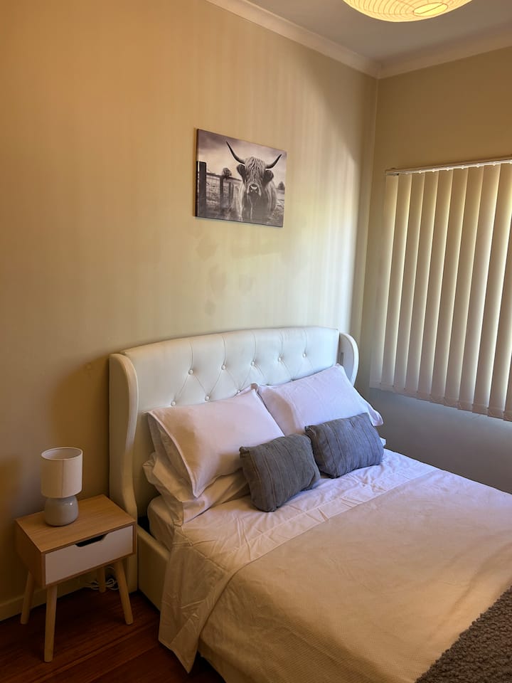 غرفة النوم 2