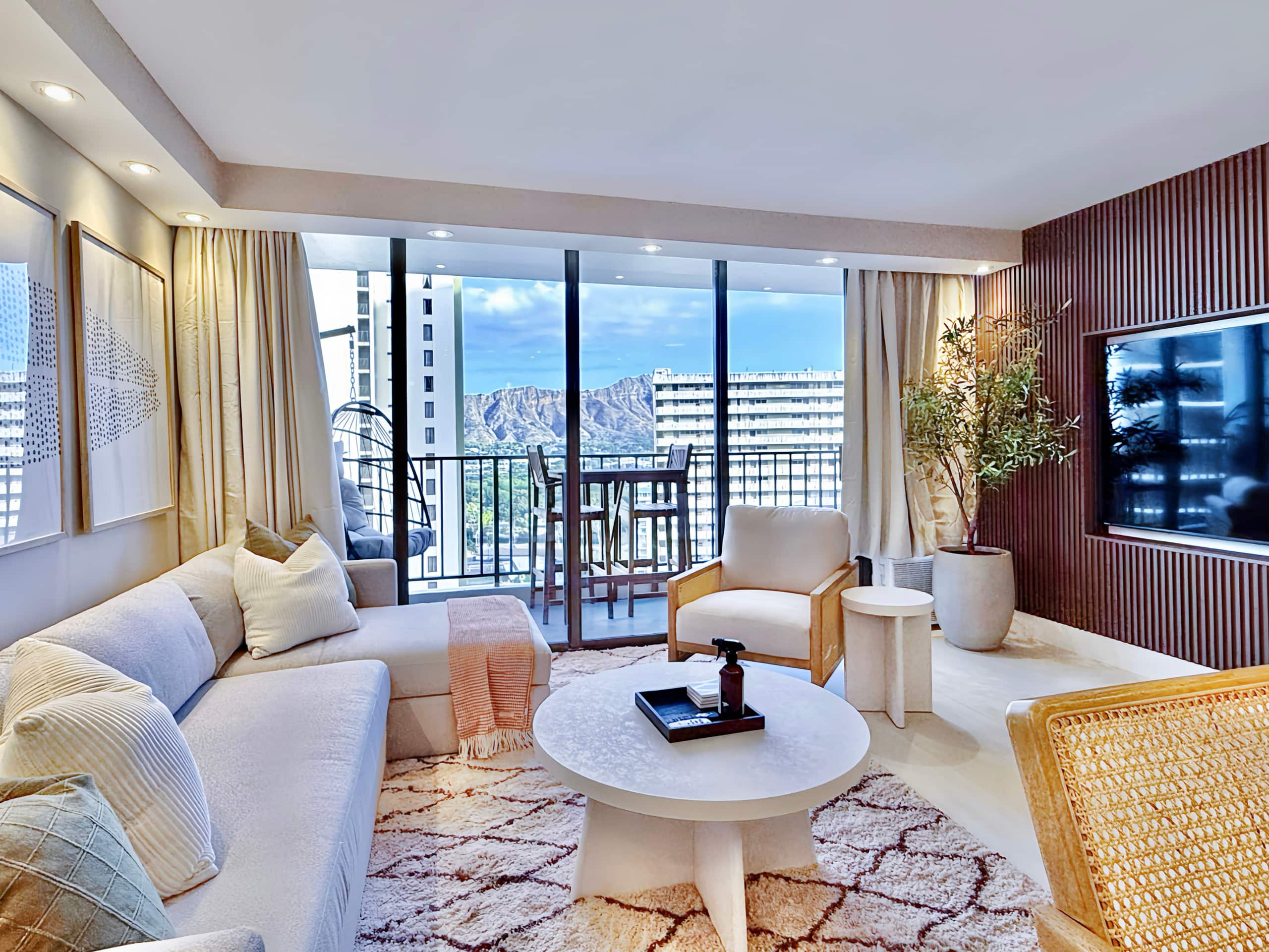 23F-Newly Renovated-Diamond Head View-1BR/Parking~ - Image 7