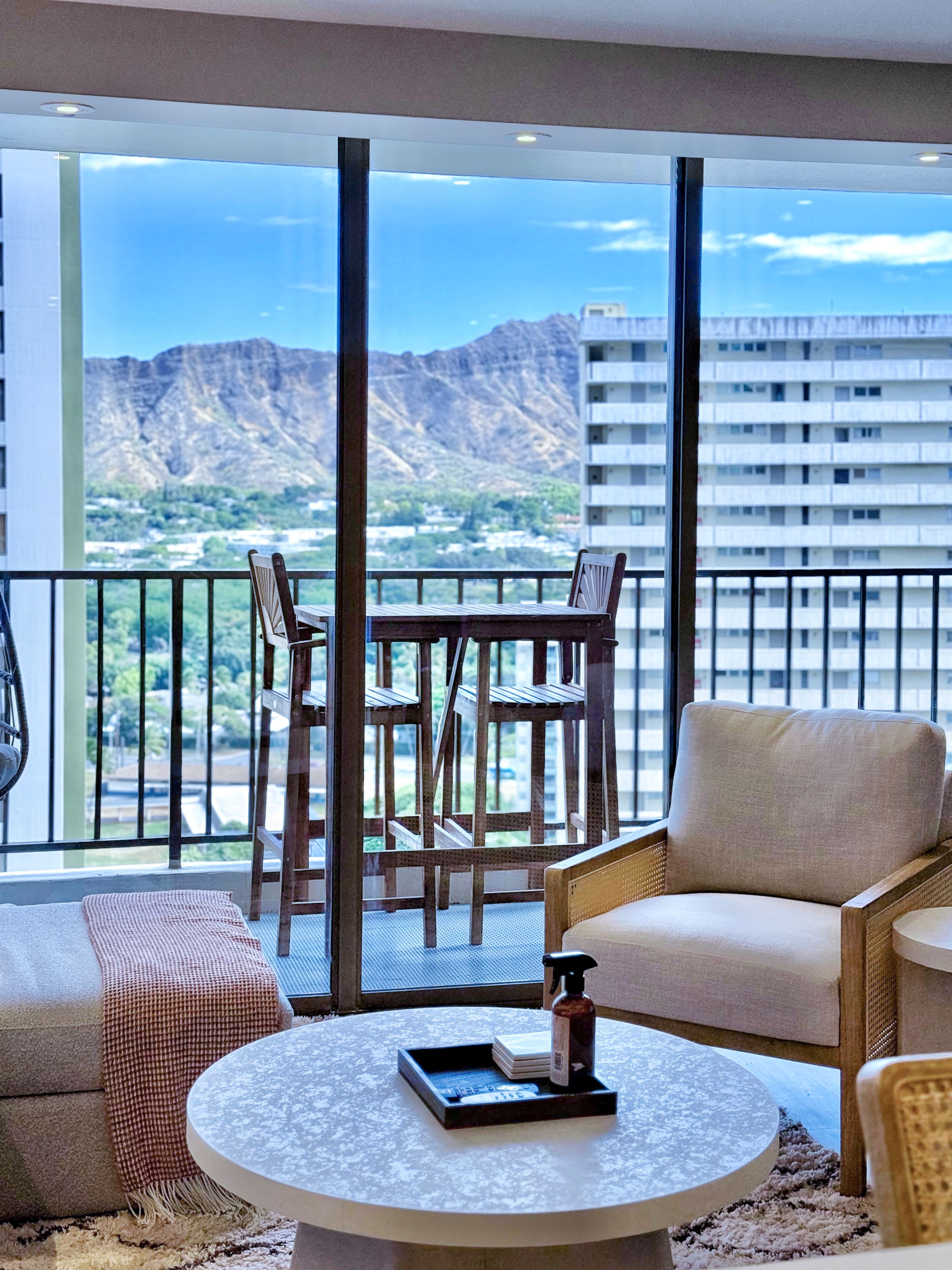 23F-Newly Renovated-Diamond Head View-1BR/Parking~ - Image 5