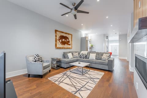 1 Luxury Villa 7 BR,8 WR Home w/Gourmet Kitchen