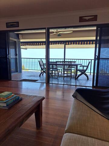 Coign 7 – Spacious Island Home Overlooking the Bay gallery image 3